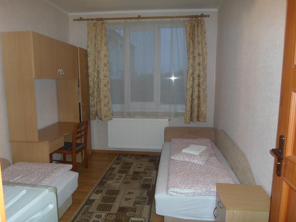 Piroshka Hotel Berehove  Buitenkant foto